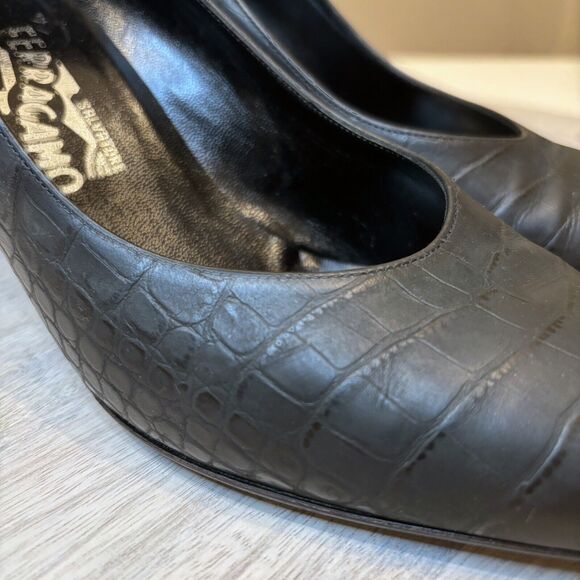 Salvatore Ferragamo Classic Black Leather Croc-Embossed Pumps Heels US Size‎ 8 - Picture 6 of 10